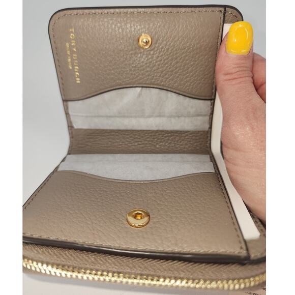 Tory Burch Thea Bi-Fold Wallet – Gray Heron - Picture 4 of 6